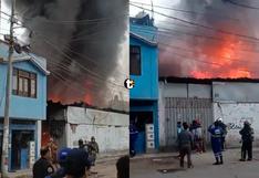San Martín de Porres: Se desató feroz incendio en almacén de cueros y calzados