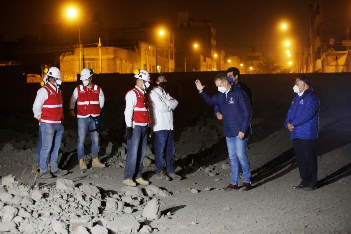 La Municipalidad de Lima inició trabajos de limpieza y remoción de escombros en el terreno llamado ‘Tierra Prometida’. (Foto: Cesar Grados/@photo.gec)