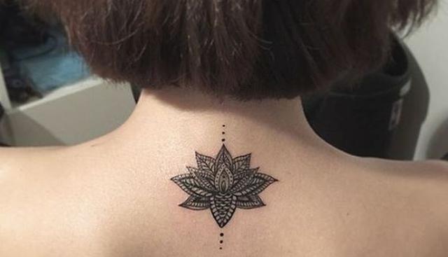 Tatuajes en la espalda: Siete sencillos y significativos diseños para  mujeres que te harán correr a tatuarte [VIDEO y FOTOS] | VIRAL | TROME.COM