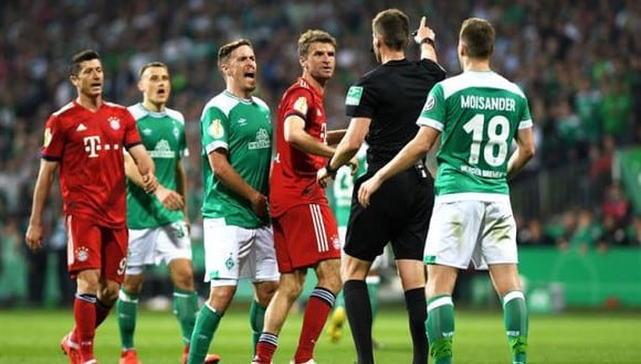 Bayern Munich se impuso 3-2 a Werder Bremen y clasificó a la final de la Copa de Alemania, tras un polémico penal transformado en gol por Robert Lewandowski. (Foto: EFE)