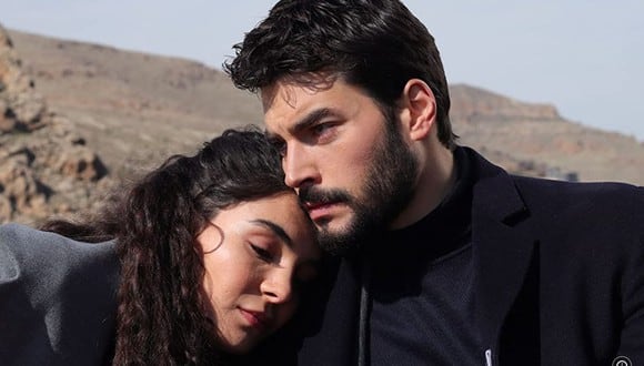 La telenovela "Hercai" es protagonizada por los actores Ebru Şahin y Akin Akinözü (Foto: Medyapım / MF Yapım)