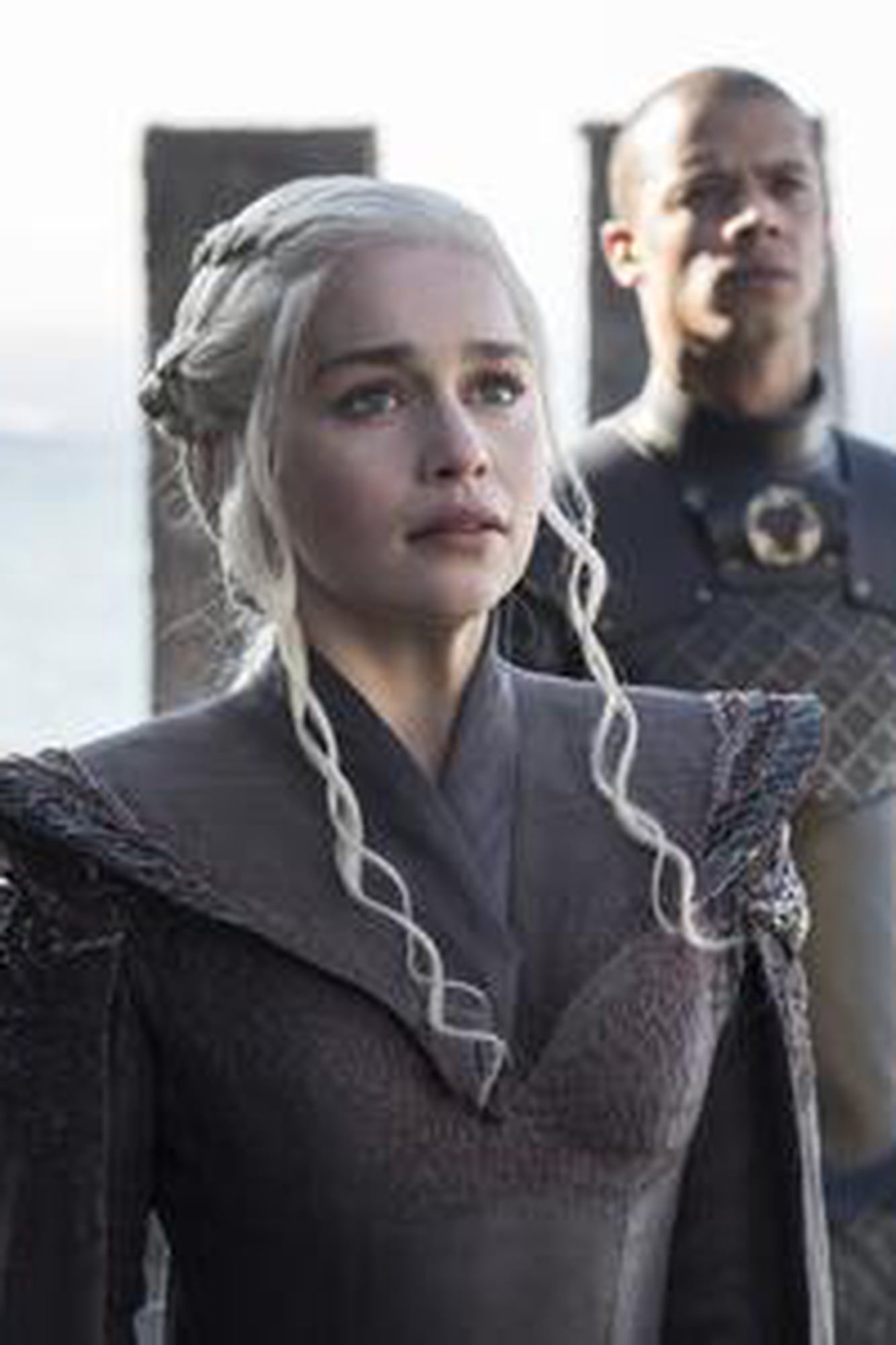 Daenerys Targaryen finalmente ha zarpado hacia Westeros con sus ejércitos, dragones y el nuevo Mano Derecha de la Reina, Tyrion Lannister.