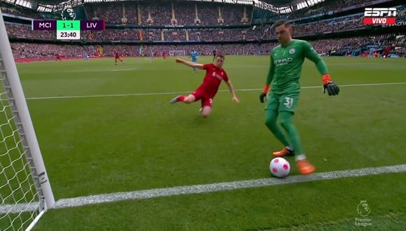 La frialdad de Moraes sobre la línea de gol en el City vs Liverpool. (Foto: captura ESPN)