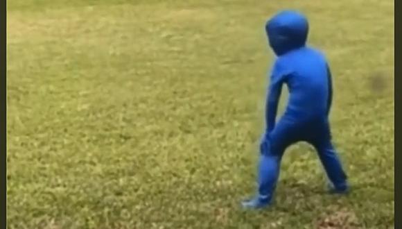 Le hicieron creer a su hijo que le habían comprado un traje de invisibilidad y la reacción del niño se volvió viral. (Foto: @josequirozv)