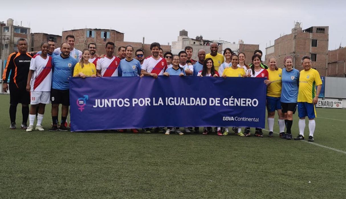 BBVA Continental organizó la Copa Verano 2019 de fútbol donde se sumaron reconocidas figuras del fútbol peruano como Nolberto Solano, Waldir Sáenz, Flavio Maestri y Luis Guadalupe. (Fotos: Difusión)