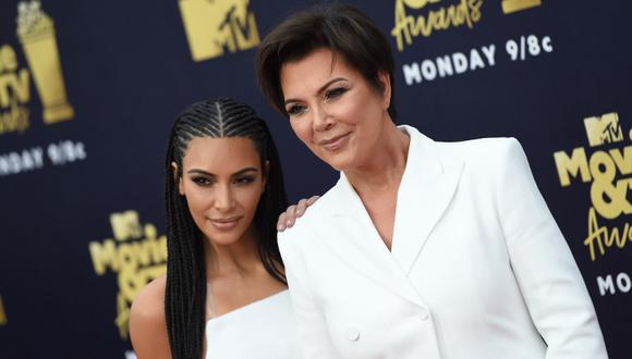 Kris Jenner y Kim Kardashian la pasaron muy bien el sábado 28 de enero. | Foto: AFP