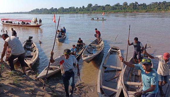Comunidades nativas bloquean río Marañón e inician paro indefinido para protestar por contaminación.