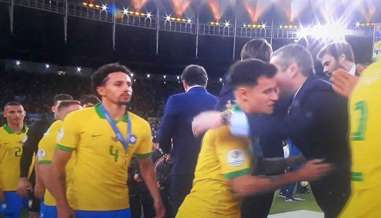Marquinhos evitó saludar a Jair Bolsonaro y fue considerada "la mejor jugada de la Copa América 2019".