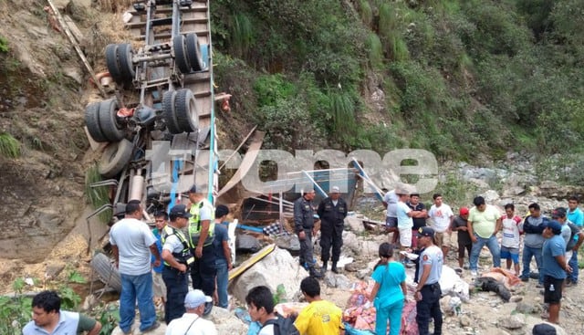Tragedia en Cajamarca: Caída de camión a abismo deja cinco muertos en Jaén.