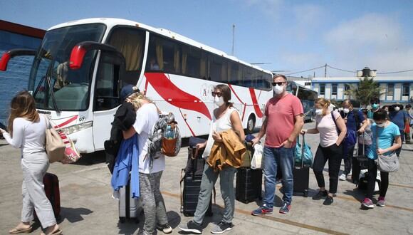 Ciudadanos extranjeros partirán esta tarde a sus respectivos países. (Foto: Andina)