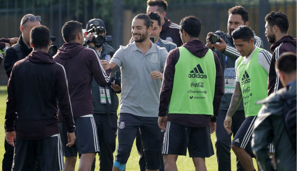Maluma “armó la fiesta” en el primer entrenamiento de la selección de México en Rusia