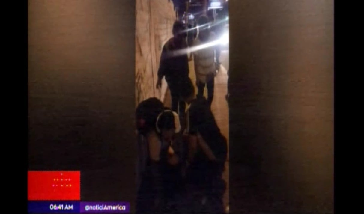Delincuente agarra a golpes a hombre para robarle. (Fotos: América Tv)