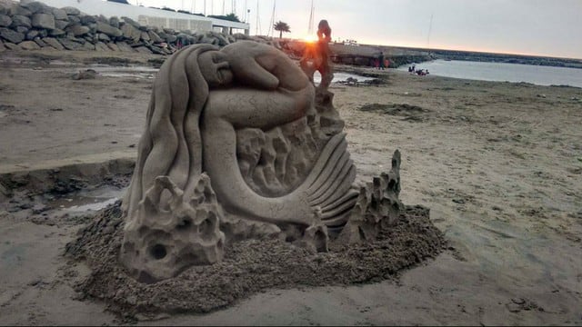 La escultura de arena de una sirena en la Costa Verde. Rubén Rebatta también ha estado en el norte y la selva del Perú con sus obras. Su talento incluso se luce en el extranjero. (Foto: Cortesía Rubén Rebatta)