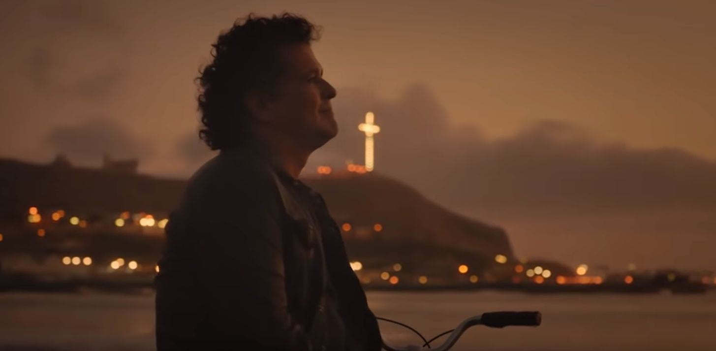 Carlos Vives estrena nuevo videoclip que muestra las maravillas de Lima