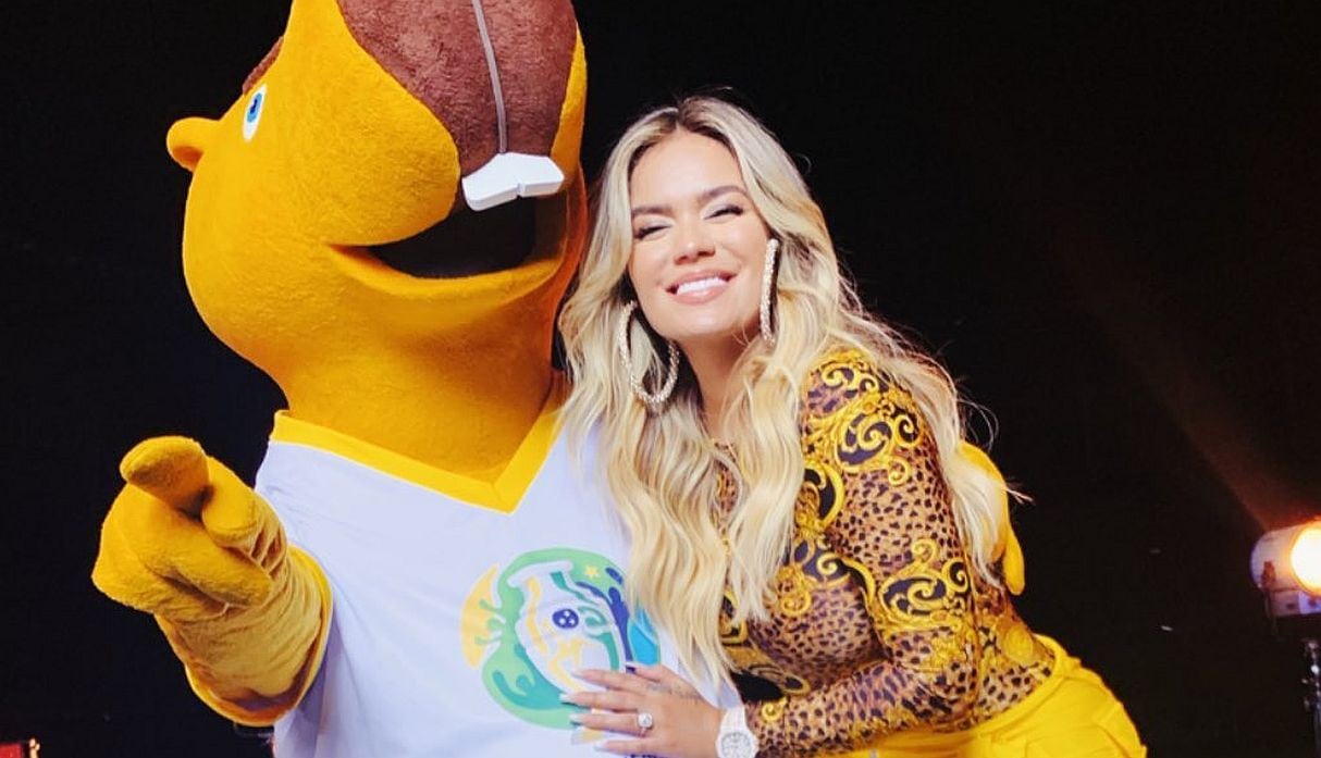 Karol G confirma que grabó la canción oficial de la Copa América Brasil 2019. (Foto: @karolg)