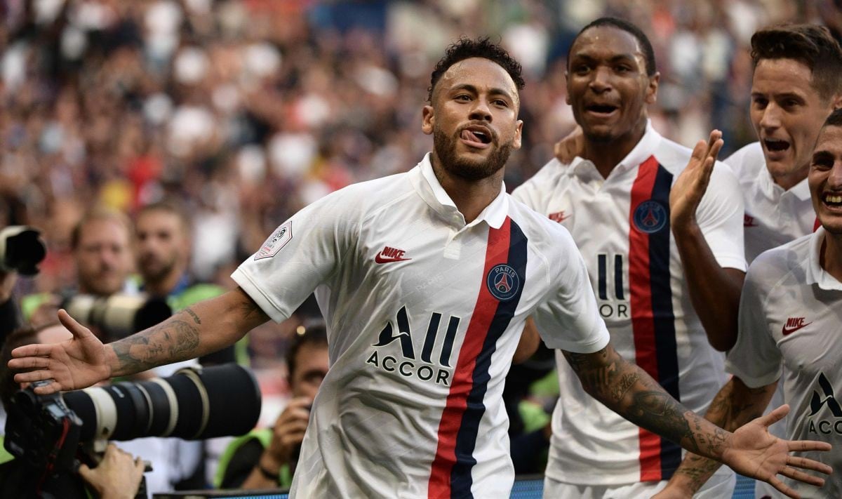 Neymar marcó GOLAZO de CHALACA y PSG ganó 1-0 a Estrasburgo por la Liga de Francia