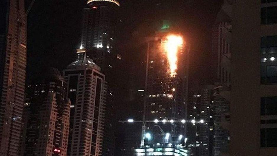 Incendio volvió a registrarse en 'The Torch' de Dubái.