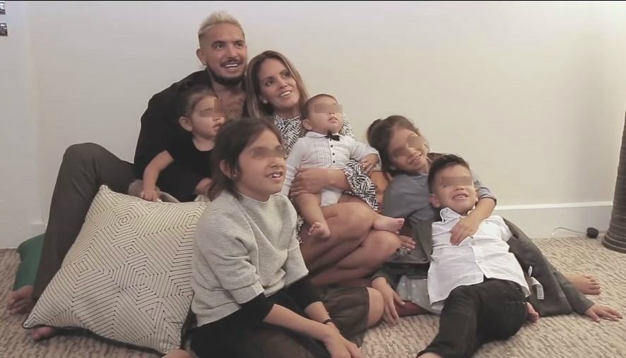 Juan Manuel Vargas protagoniza tierna sesión con su esposa Blanca Rodríguez y sus 5 hijos